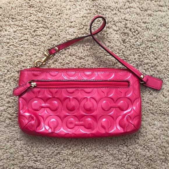 🌟 AUTHENTIC COACH CLUTCH 🌟 - Picture 2 of 9